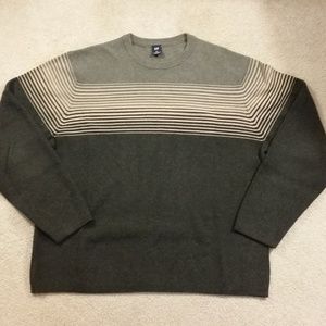 Gap sweater